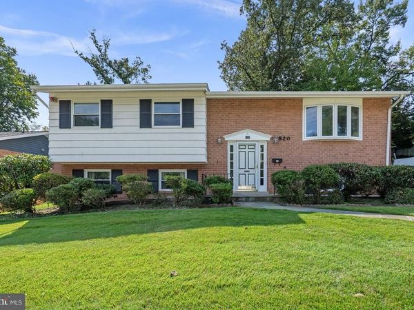 820 LAMBERTON DRIVE, SILVER SPRING, MD 20902