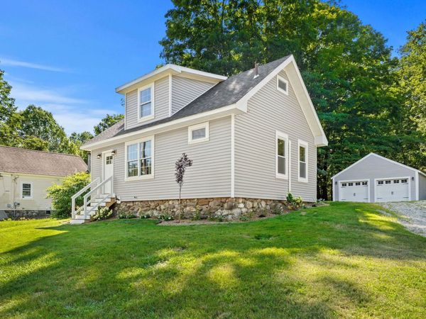 14 River Road, Brentwood, NH 03833