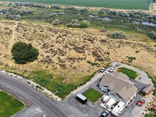 5775 NE J.6 Road, Moses Lake, WA 98837