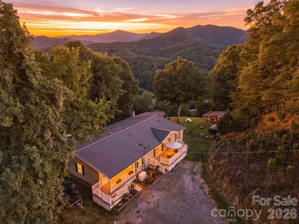 4 Sunset Farms Road , Whittier, NC 28789