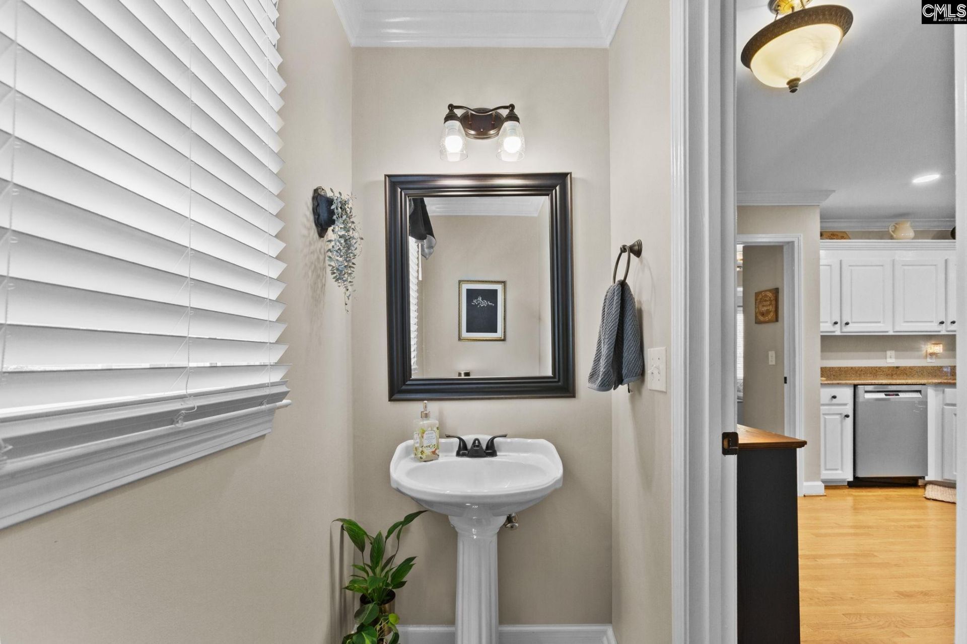 50 Edens Lane  Photo 13