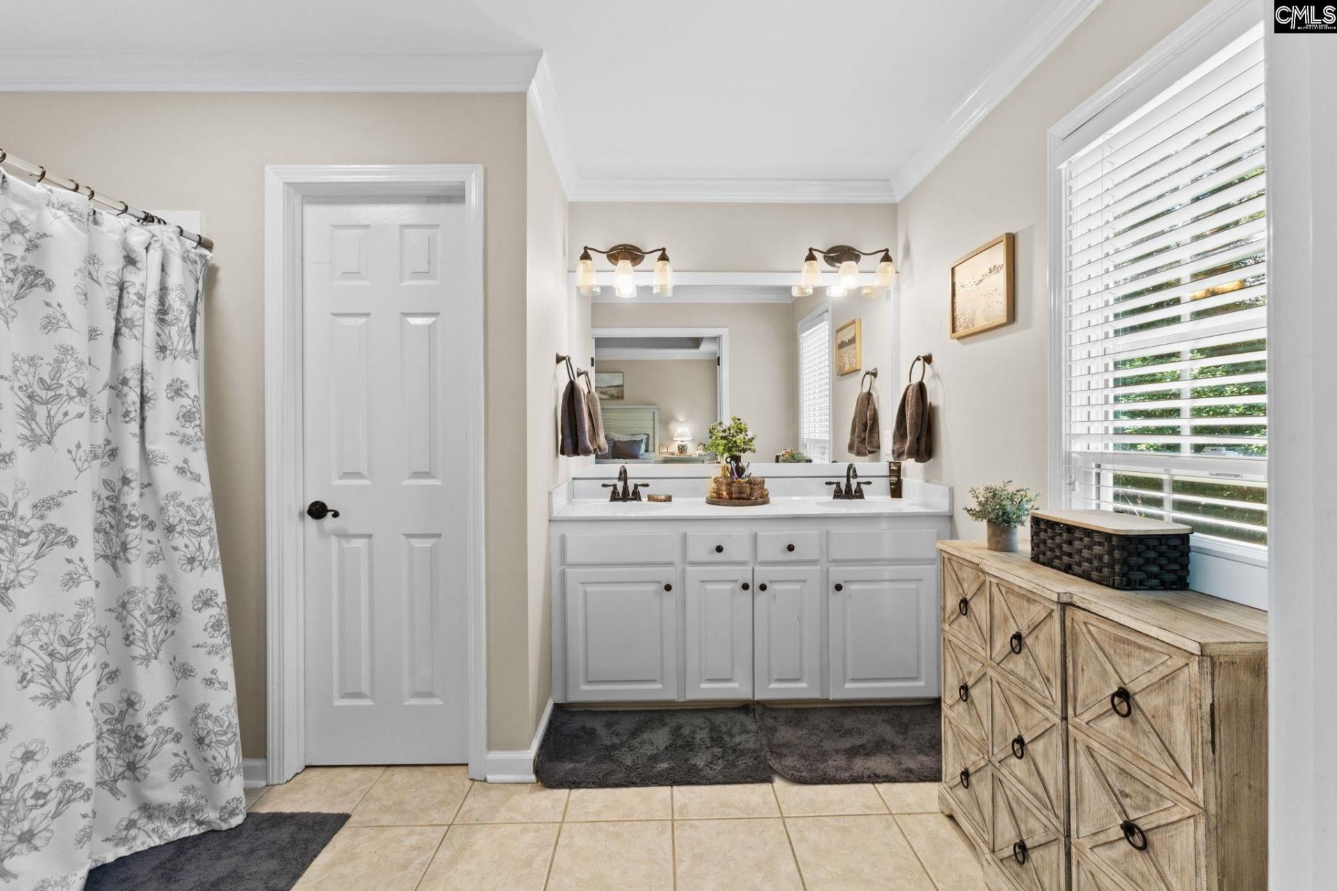 50 Edens Lane  Photo 21