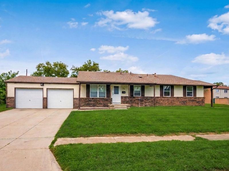 5639 Maple Canyon Avenue, Columbus, OH 43229 Photo 2