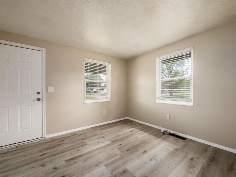 5639 Maple Canyon Avenue, Columbus, OH 43229 Photo 9