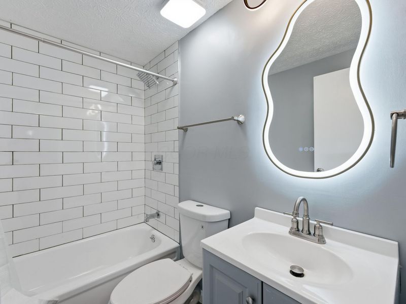 2467 Burgandy Lane , Unit C, Columbus, OH 43232 Photo 13