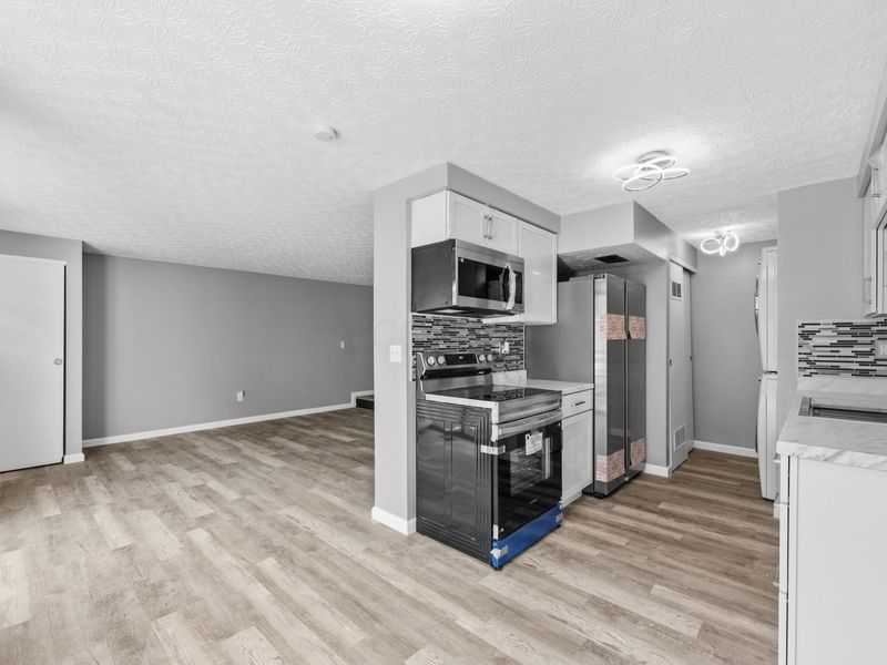 2467 Burgandy Lane , Unit C, Columbus, OH 43232 Photo 3