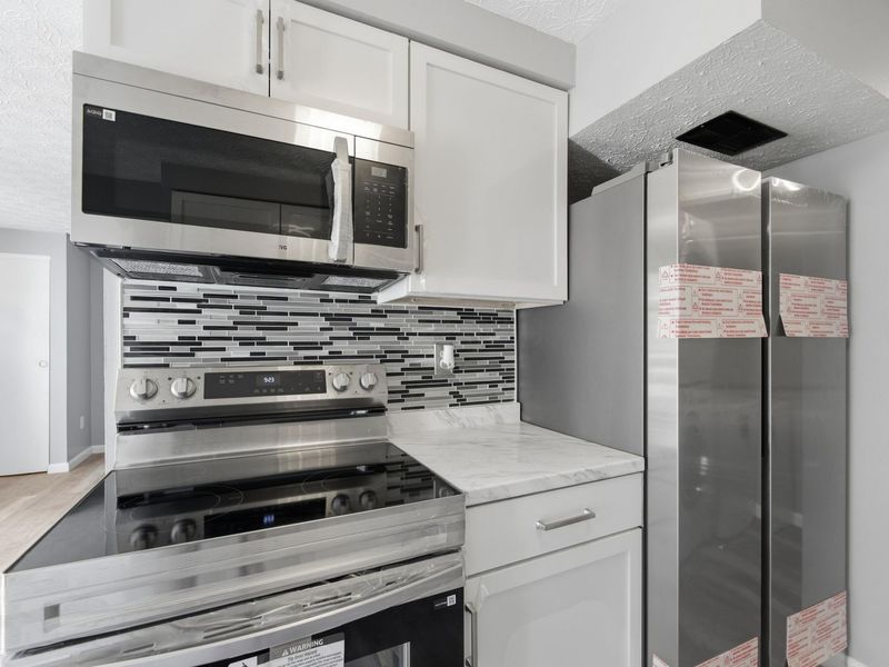 2467 Burgandy Lane , Unit C, Columbus, OH 43232 Photo 7