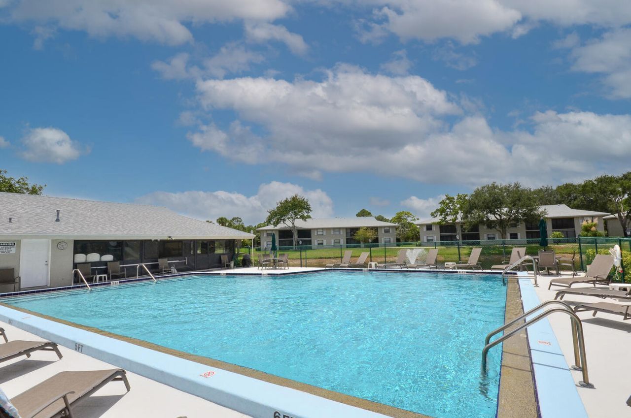 2101 Sabal Ridge Court, Unit F, Palm Beach Gardens, FL 33418 Photo