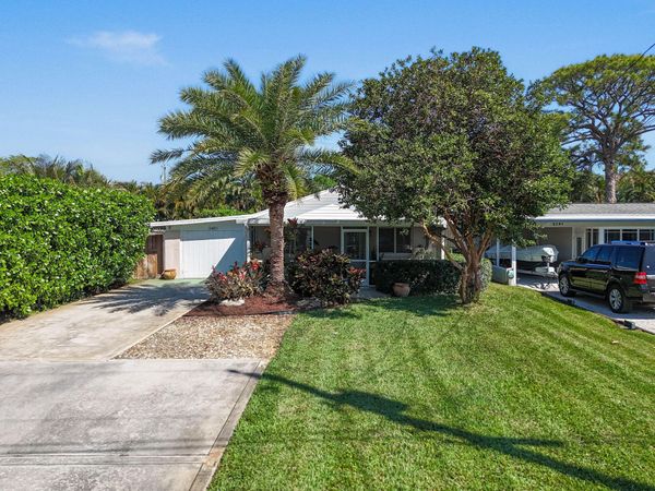 2401 COUNTRY OAKS, Palm Beach Gardens, FL 33410