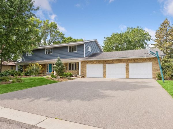 1355 Medora Road, Mendota Heights, MN 55118