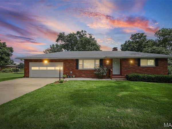 4803 Paris Drive, Godfrey, IL 62035