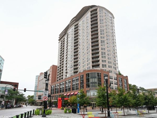 807 DAVIS Street , Unit 1410, Evanston, IL 60201