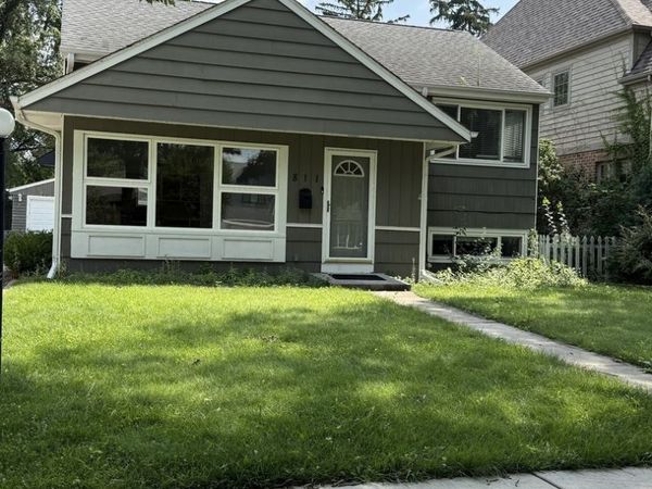 811 S Fairfield Avenue , Elmhurst, IL 60126