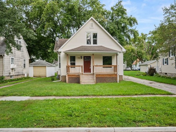 725 N 11th Street , DeKalb, IL 60115