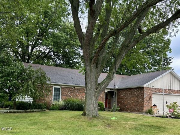 924 Aster Drive, Wapakoneta, OH 45895
