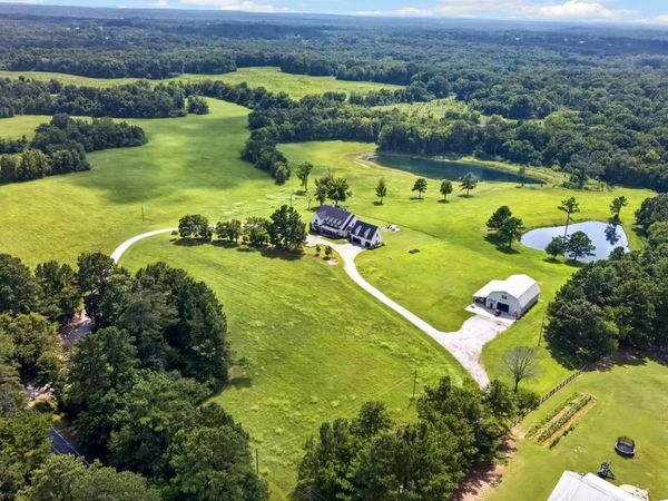 523 N SLAYDEN RD, Slayden, MS 38642