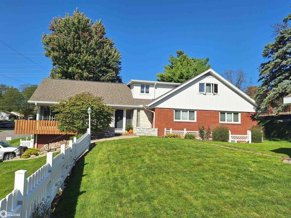 1748 Quint Avenue, Carroll, IA 51401