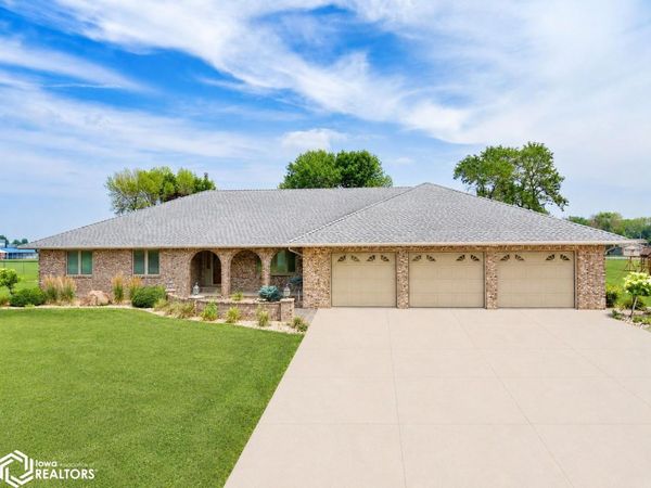 310 School St, Northwood, IA 50459
