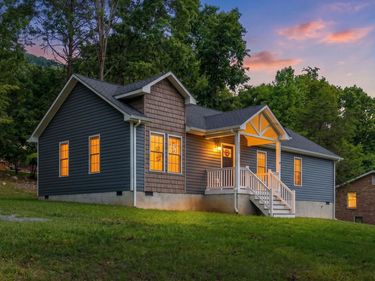 1776 HAWTHORNE AVE, BUENA VISTA, VA 24416