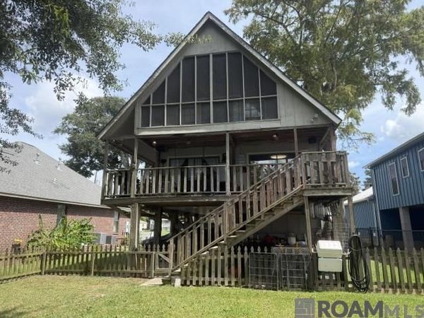 5048 Pecan Island Rd, Jarreau, LA 70749