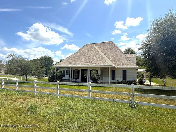 1072 Country Club Road, McComb, MS 39648