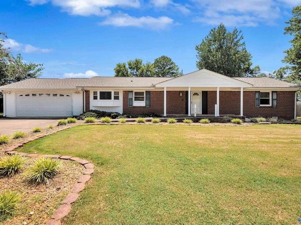 908 Davison Avenue, Muscle Shoals, AL 35661