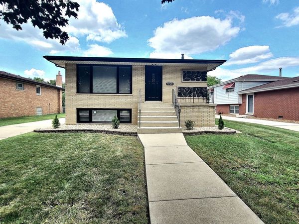 9028 Meade Avenue , Oak Lawn, IL 60453