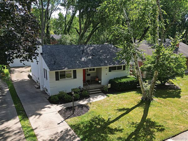 15669 Buckingham Avenue, Beverly Hills Village, Mi 48025