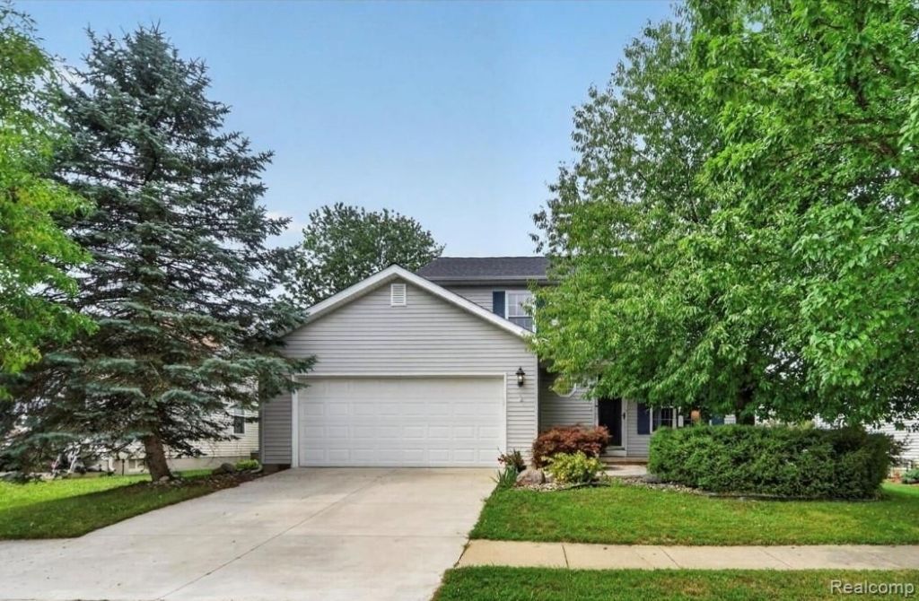 735 Pinegate Drive, Fowlerville Village, Mi 48836 Main Photo