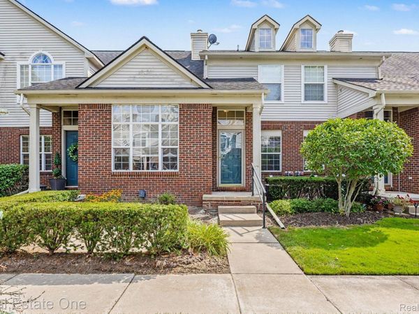 33102 Emma Circle, Unit 187, Commerce Township, Mi 48390