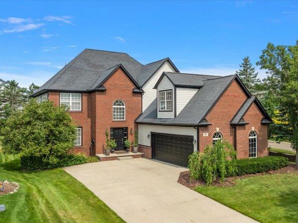587 Bay Pointe Drive, Oxford Village, Mi 48371