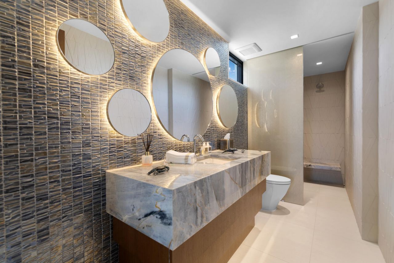 200 Fiesta Way, Fort Lauderdale, FL 33301 Photo