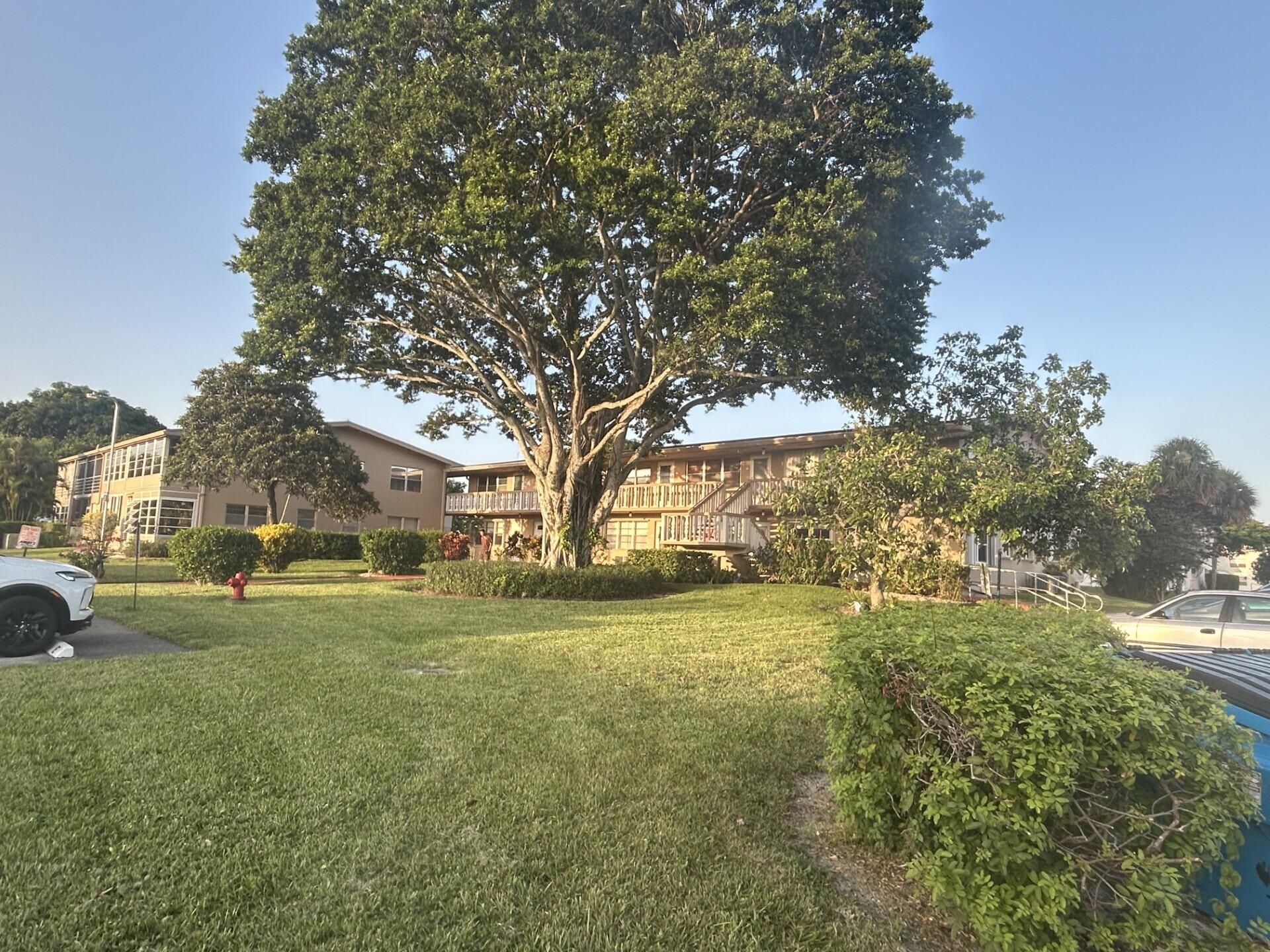 126 Bedford E, West Palm Beach, FL 33417 Photo