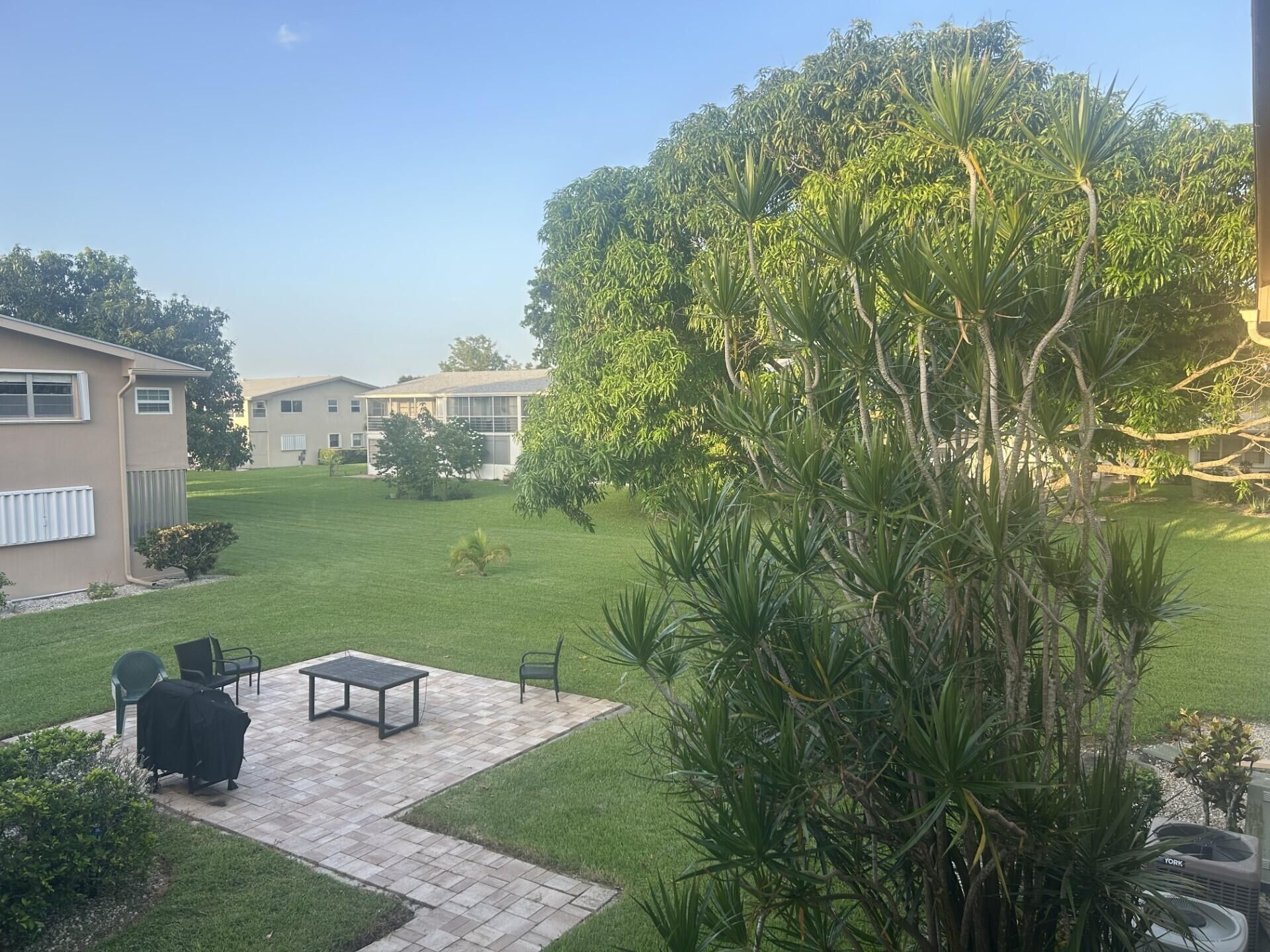 126 Bedford E, West Palm Beach, FL 33417 Photo