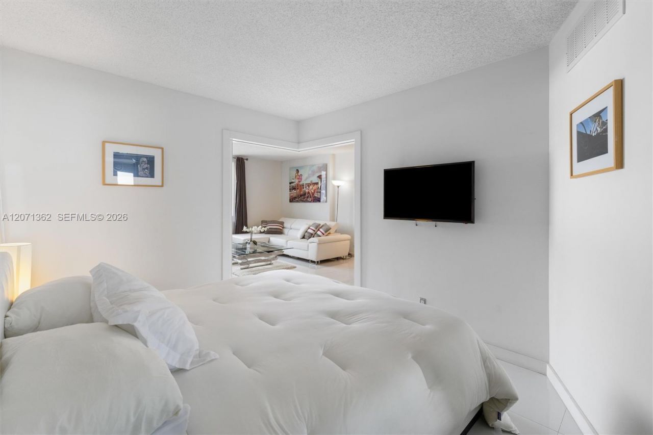 2301 Collins Ave, Unit 931, Miami Beach, FL 33139 Photo