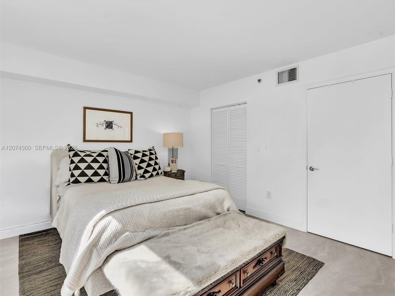 1621 Bay Rd, Unit 408, Miami Beach, FL 33139 Photo