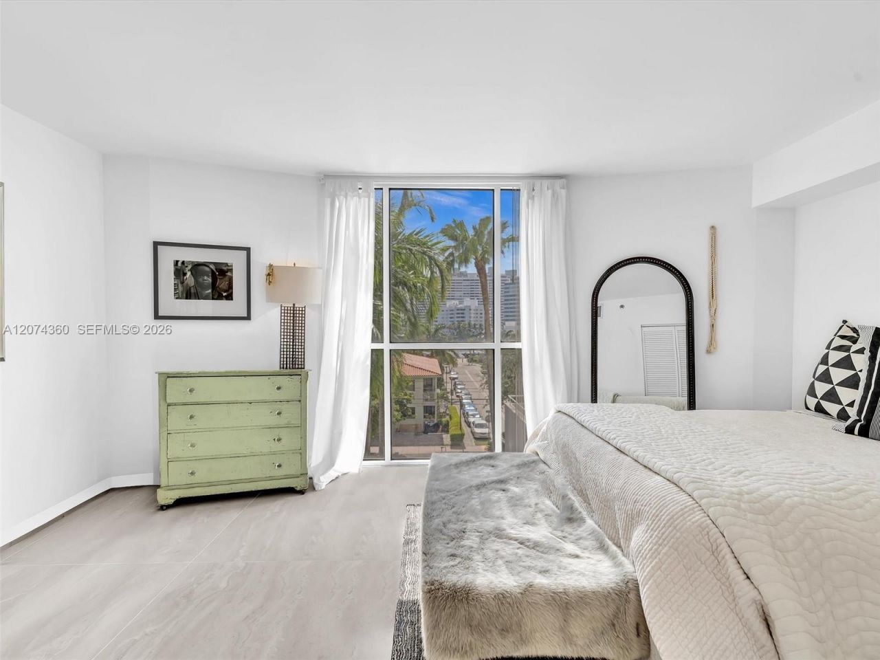 1621 Bay Rd, Unit 408, Miami Beach, FL 33139 Photo