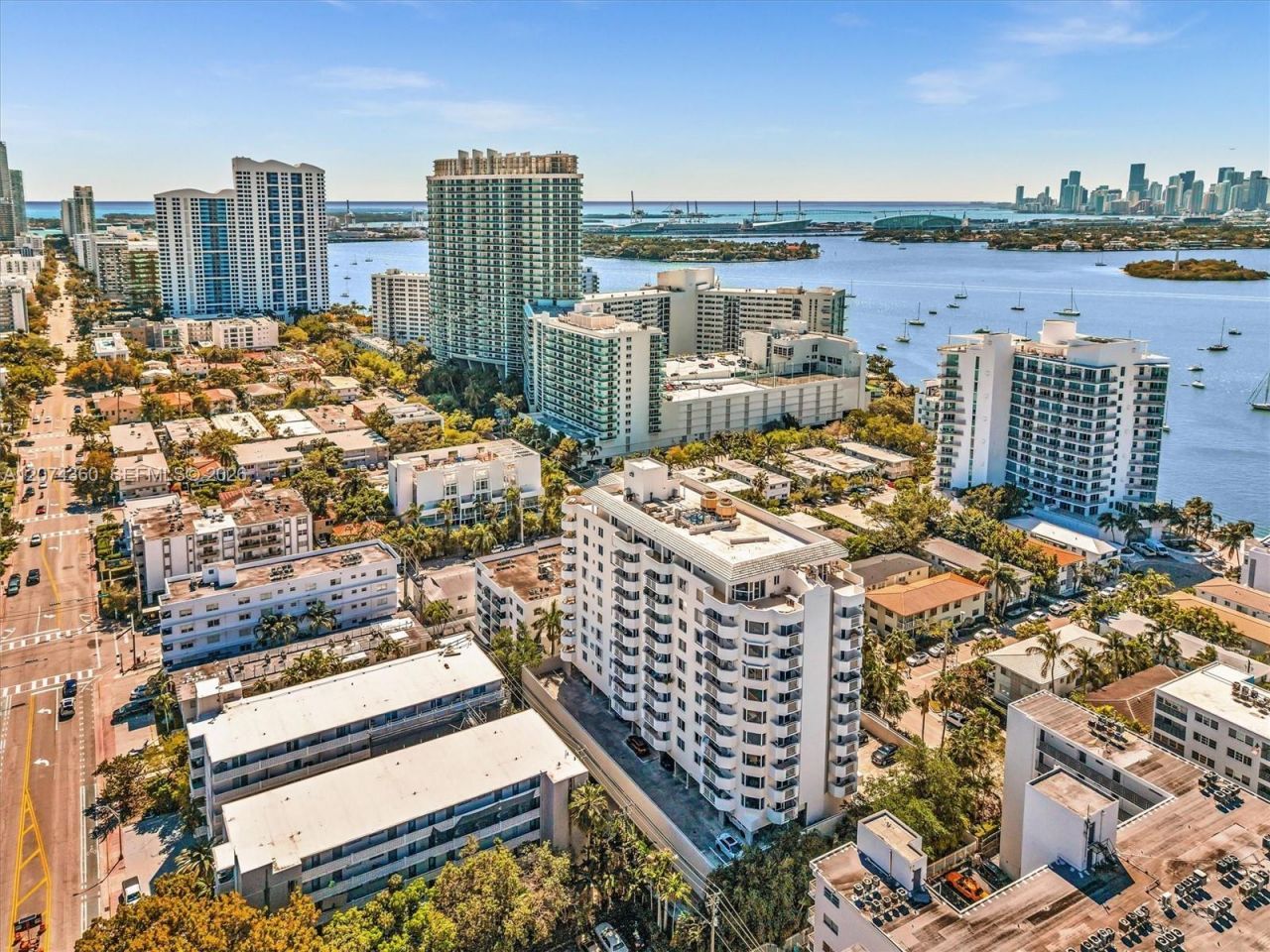 1621 Bay Rd, Unit 408, Miami Beach, FL 33139 Photo