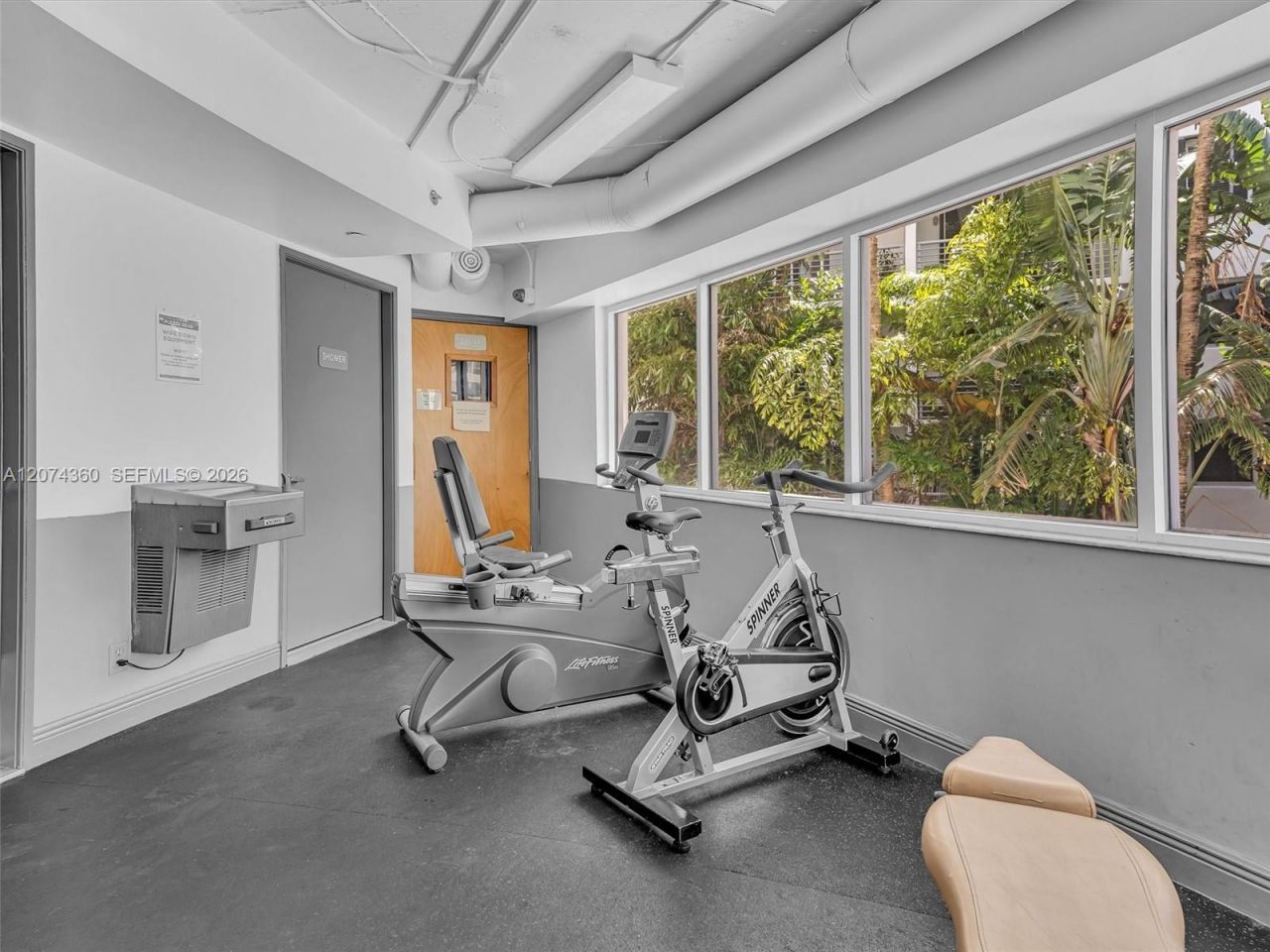 1621 Bay Rd, Unit 408, Miami Beach, FL 33139 Photo