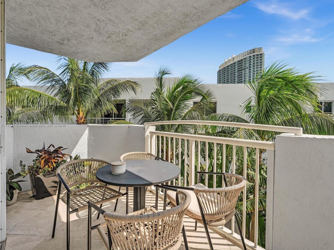 1621 Bay Rd, Unit 408, Miami Beach, FL 33139 Photo