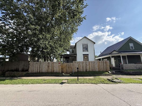 213 W 8Th Street, Muncie, IN 47302