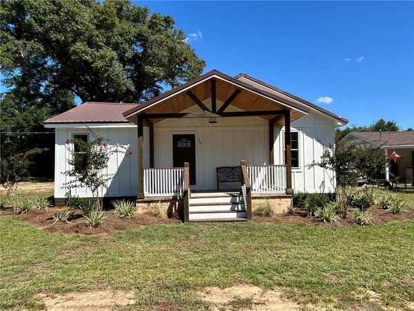15 Oak Avenue, Satsuma, AL 36572