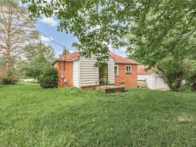 16725 Findlay Street, Chagrin Falls, OH 44023 Photo 3