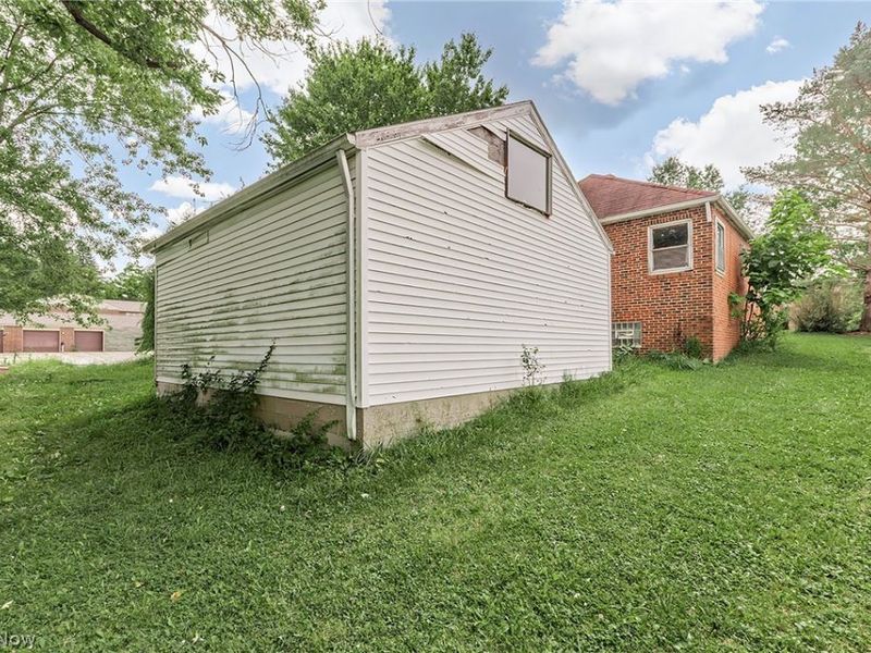 16725 Findlay Street, Chagrin Falls, OH 44023 Photo 7