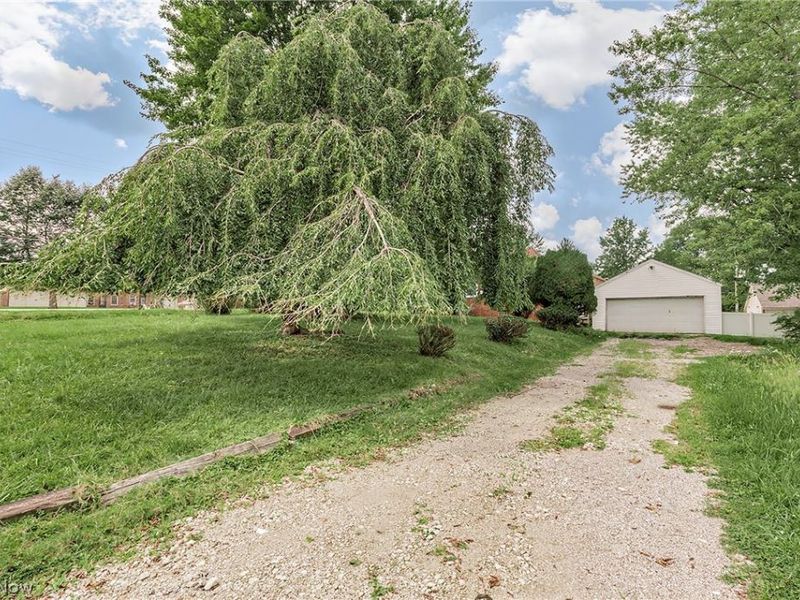 16725 Findlay Street, Chagrin Falls, OH 44023 Photo 9