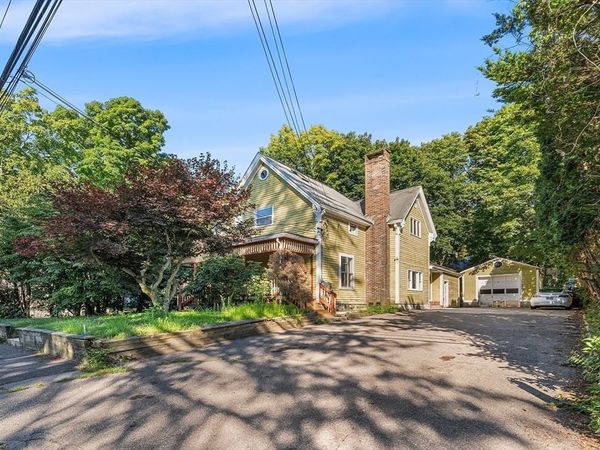 56 Park St, Hudson, MA 01749