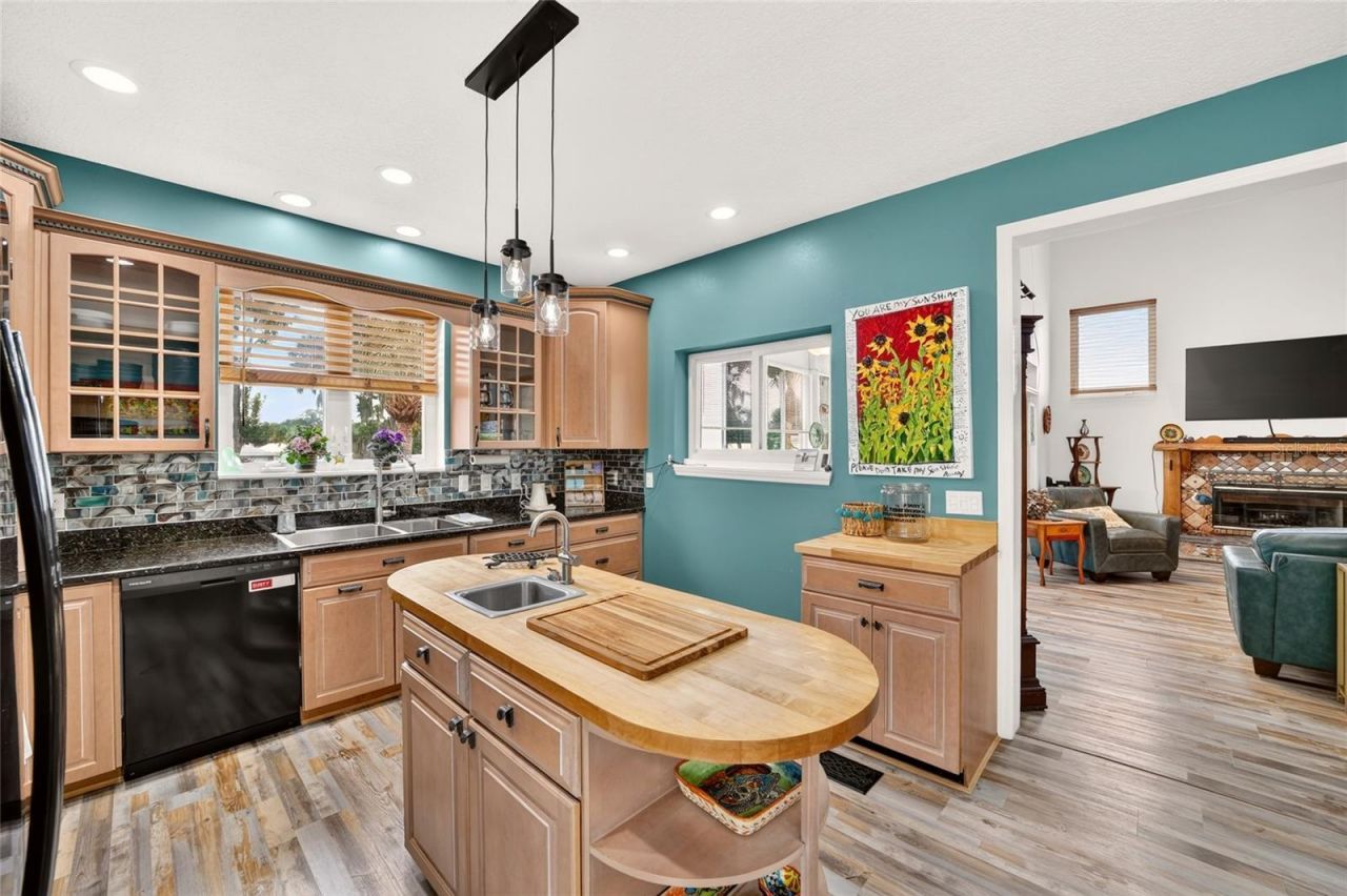 1424 SE 5th Avenue, Crystal River, FL 34429 Photo