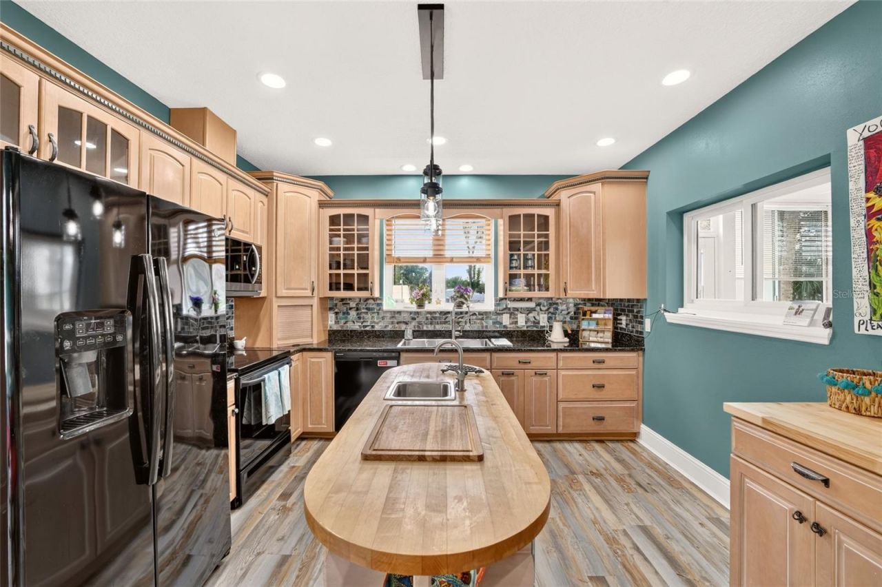 1424 SE 5th Avenue, Crystal River, FL 34429 Photo