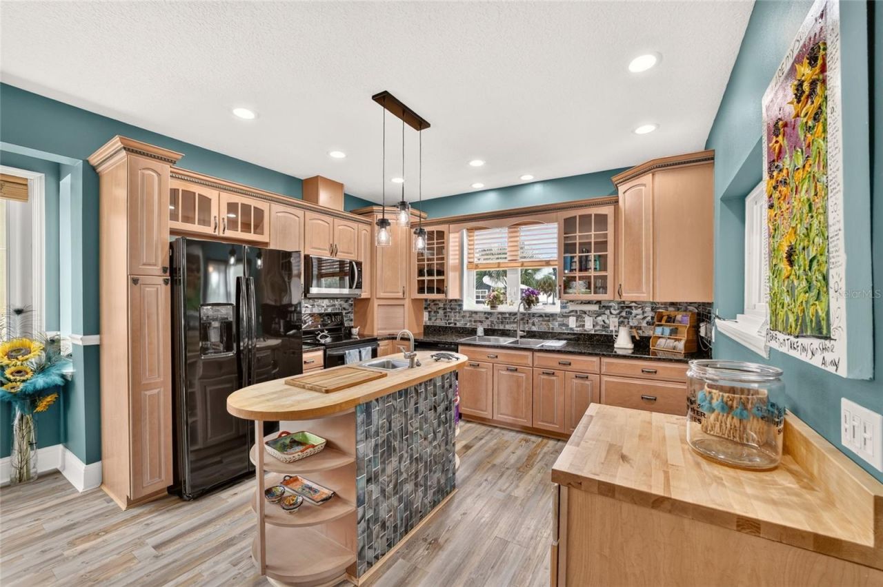 1424 SE 5th Avenue, Crystal River, FL 34429 Photo
