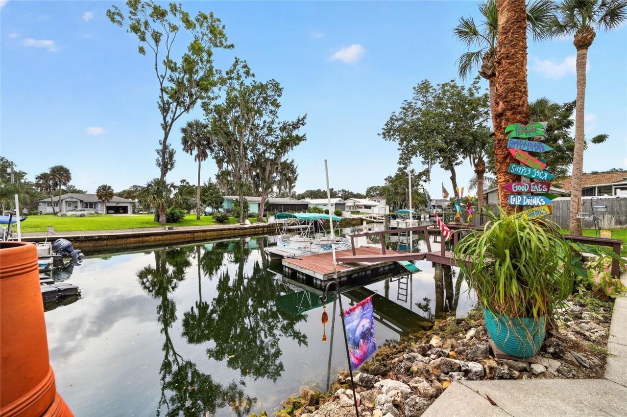 1424 SE 5th Avenue, Crystal River, FL 34429 Photo